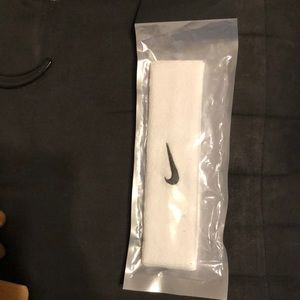 NWT Nike Headband